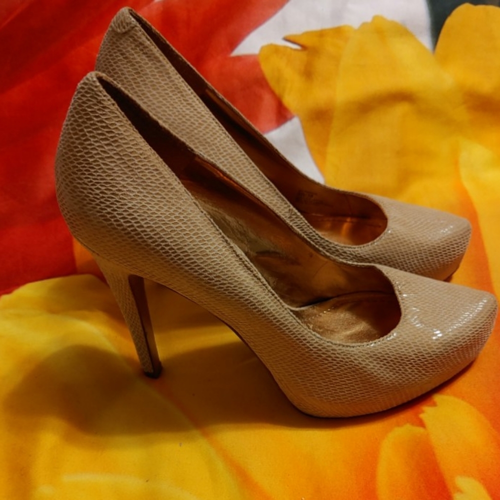 Bcbgeneration Pump - image 2